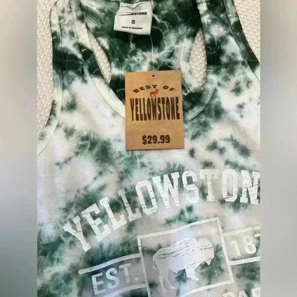 ✨NWT Yellowstone size small tie-dye racer back tank green white - Picture 4 of 7
